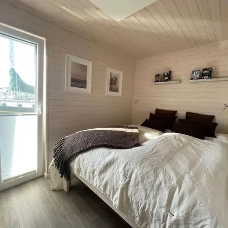 Hotel en barco Hausboot Sophie In *