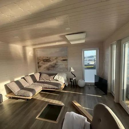 Hausboot Sophie In Hotel en barco Stralsund