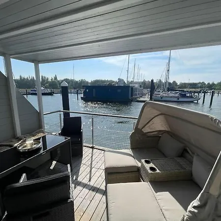 Hotel en barco Hausboot Sophie In *