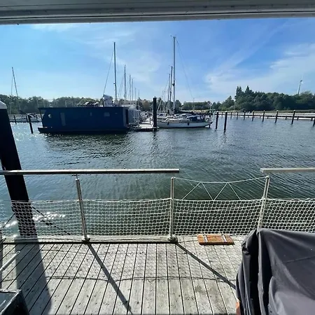 Hausboot Sophie In Stralsund